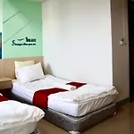 Aree Place